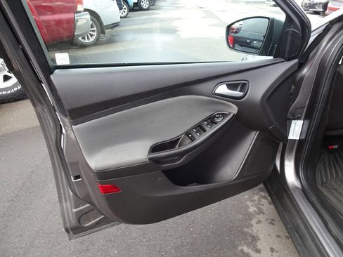 Used 2014 Ford Focus SE image 14