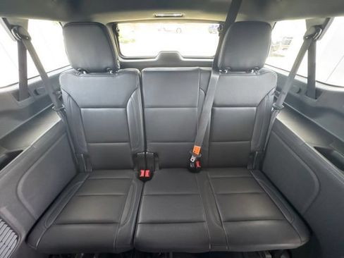 Used 2021 Chevrolet Suburban LT w/ LT Signature Package RWD image 12