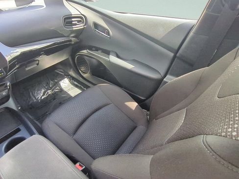 Used 2019 Toyota Prius LE FWD image 20