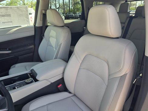 New 2026 Nissan Pathfinder SL AWD/4WD image 13