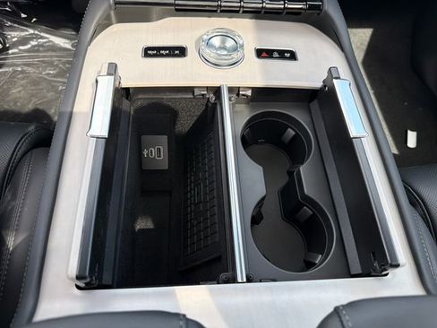 New 2026 Lincoln Navigator L Reserve AWD/4WD image 31