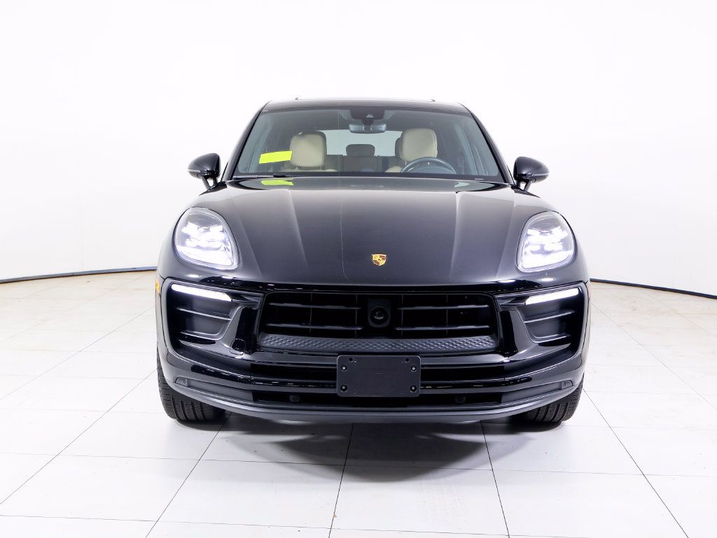 Certified 2026 Porsche Macan AWD/4WD image 27