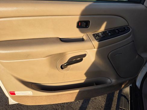 Used 2004 GMC Yukon XL SLT w/ Preferred Equipment Group image 7