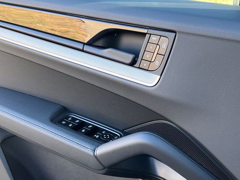 New 2026 Porsche Cayenne image 29