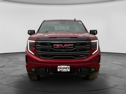 Used 2025 GMC Sierra 1500 AT4 w/ AT4 Preferred Package AWD/4WD image 4