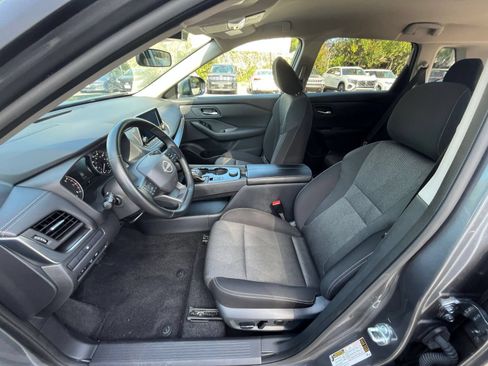 Used 2025 Nissan Rogue SV AWD/4WD image 29