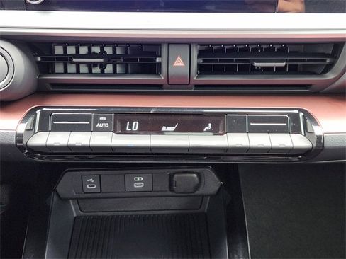 Used 2026 Toyota Prius Plug-In Hybrid image 15