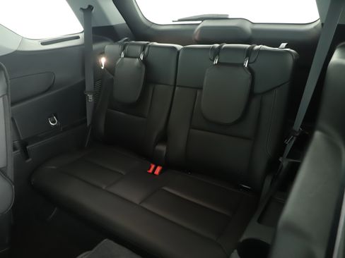 Used 2024 Ford Explorer XLT w/ Equipment Group 202A image 14