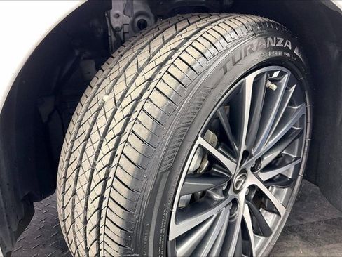 Used 2025 Lexus ES 300h w/ Premium Package image 34