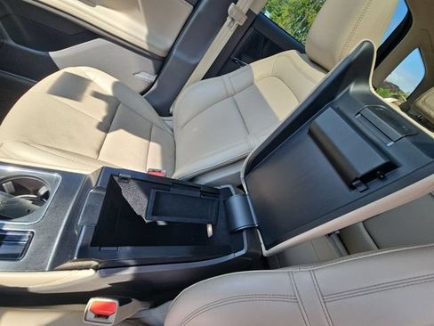 Used 2022 Lincoln Corsair AWD w/ Premium Package image 38