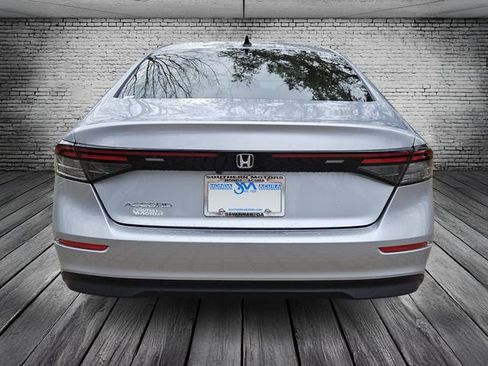 Certified 2025 Honda Accord SE image 4