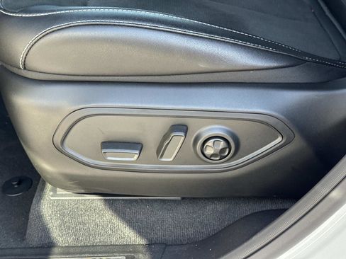 New 2026 Jeep Grand Cherokee Altitude image 23