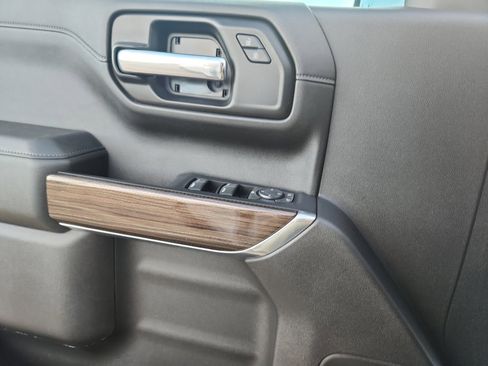 Used 2022 Chevrolet Silverado 1500 LT Trail Boss image 14