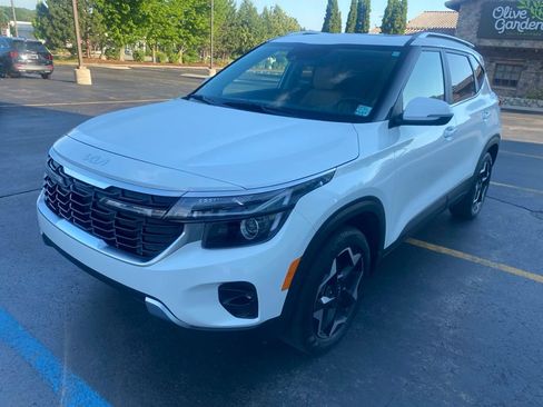 Used 2024 Kia Seltos EX AWD/4WD image 6