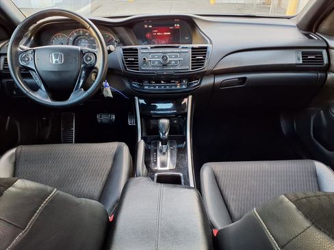 Used 2017 Honda Accord Sport image 13