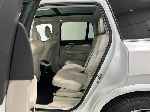 Used 2018 Volvo XC90 T6 Momentum w/ Convenience Package AWD/4WD image 29