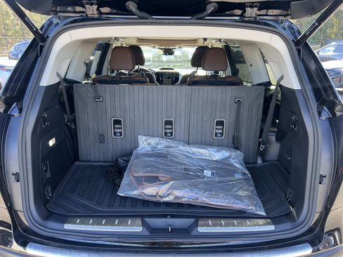 Used 2025 Subaru Ascent Touring w/ Popular Package #1 image 18