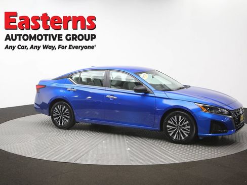 Used 2025 Nissan Altima 2.5 SV FWD image 46