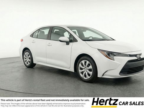 Used 2025 Toyota Corolla LE image 1