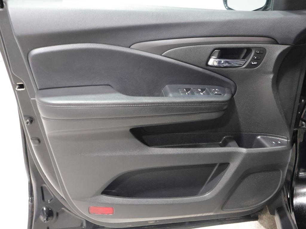 Used 2022 Honda Pilot Special Edition image 13