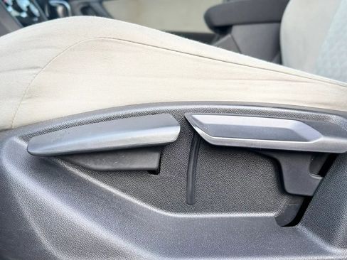 Used 2020 Volkswagen Tiguan S FWD image 23