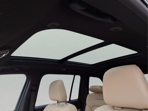 New 2026 Jeep Grand Cherokee Limited w/ Limited Altitude Package AWD/4WD image 19