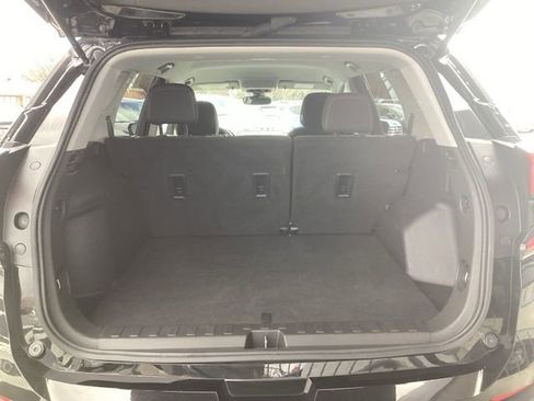 Used 2024 GMC Terrain SLE image 8