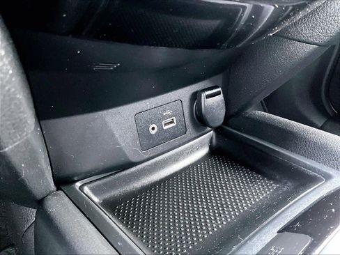 Used 2019 Nissan Rogue SV image 25