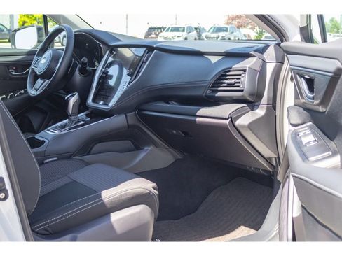 Used 2025 Subaru Outback Premium AWD/4WD image 10