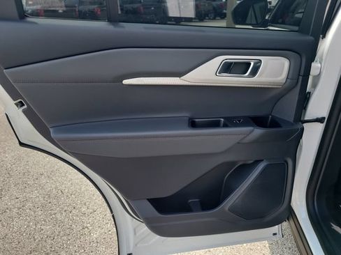 New 2026 Ford Explorer Active AWD/4WD image 11