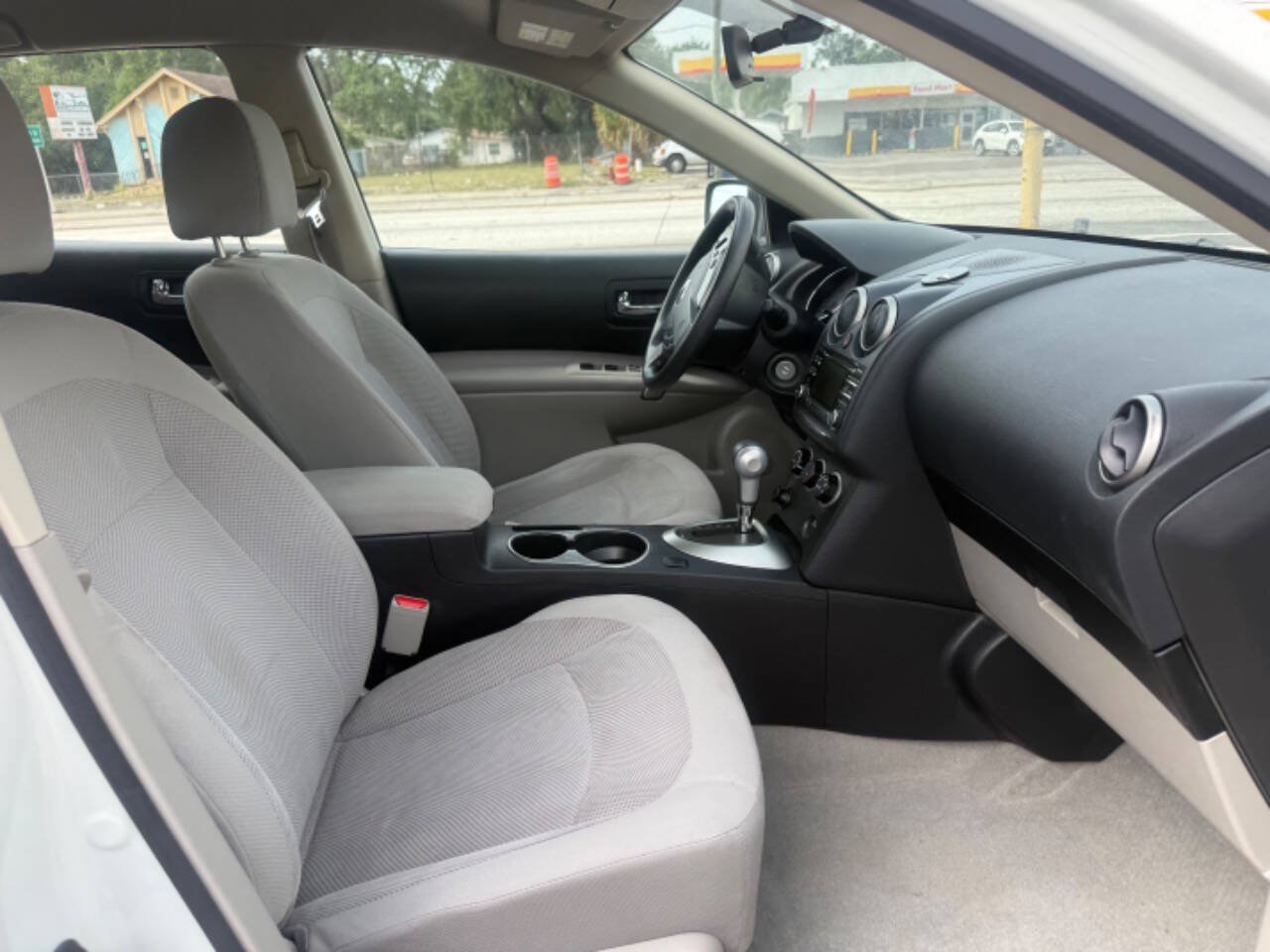 Used 2015 Nissan Rogue S w/ Convenience Package AWD/4WD image 9