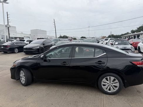 Used 2024 Nissan Sentra S FWD image 8