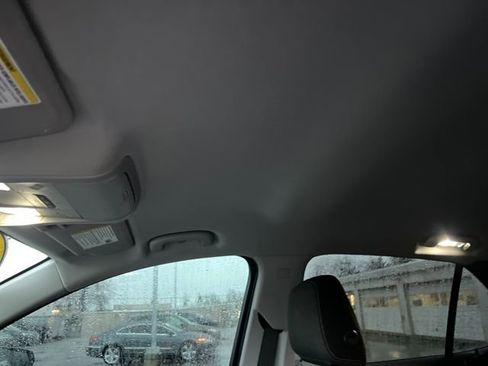 Used 2021 Chevrolet Equinox LT image 29