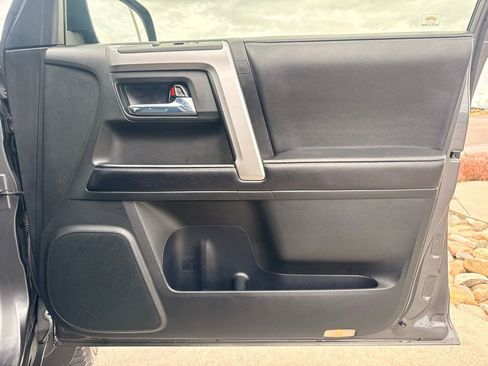 Used 2016 Toyota 4Runner SR5 image 30