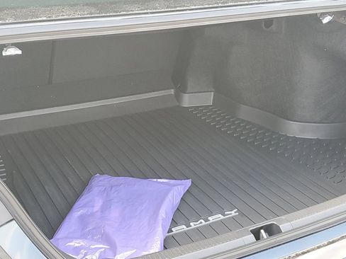 Used 2025 Toyota Camry LE w/ Convenience Package image 31