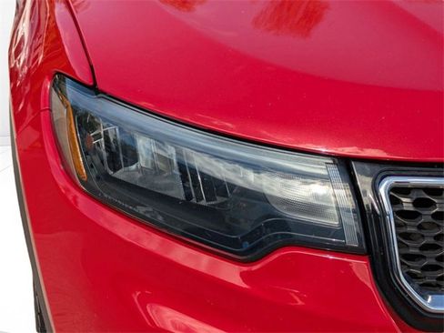 Used 2023 Jeep Compass Limited image 10