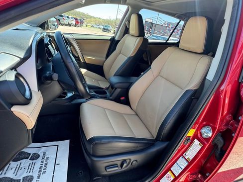 Used 2016 Toyota RAV4 Limited image 15