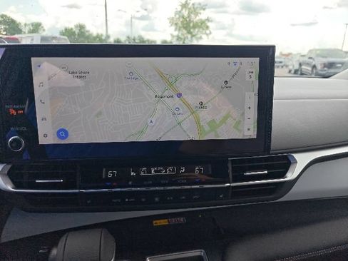 Used 2026 Toyota Sienna XLE FWD image 11