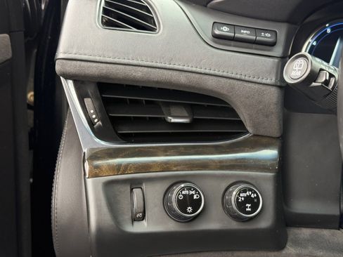 Used 2018 Cadillac Escalade Platinum image 35