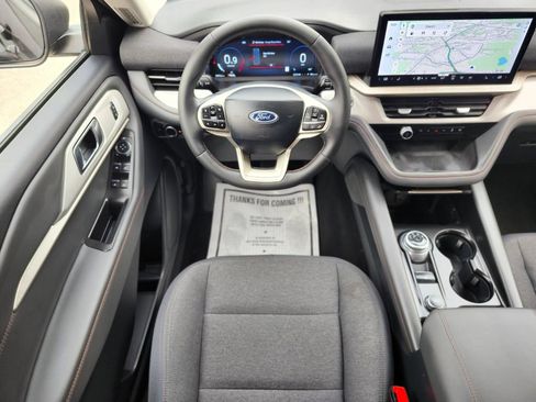 Certified 2025 Ford Explorer Active AWD/4WD image 13