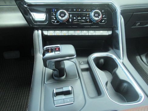 Used 2024 GMC Sierra 1500 Denali Ultimate AWD/4WD image 28
