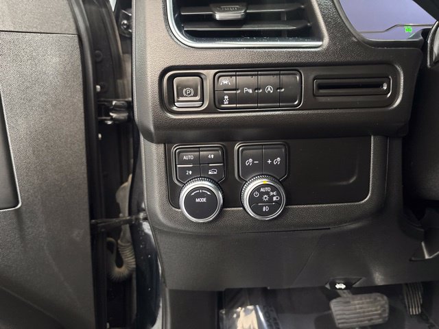 Used 2023 GMC Yukon SLT AWD/4WD image 13