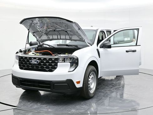 New 2025 Ford Maverick XL image 57