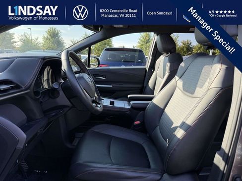 Used 2021 Toyota Sienna XSE image 9