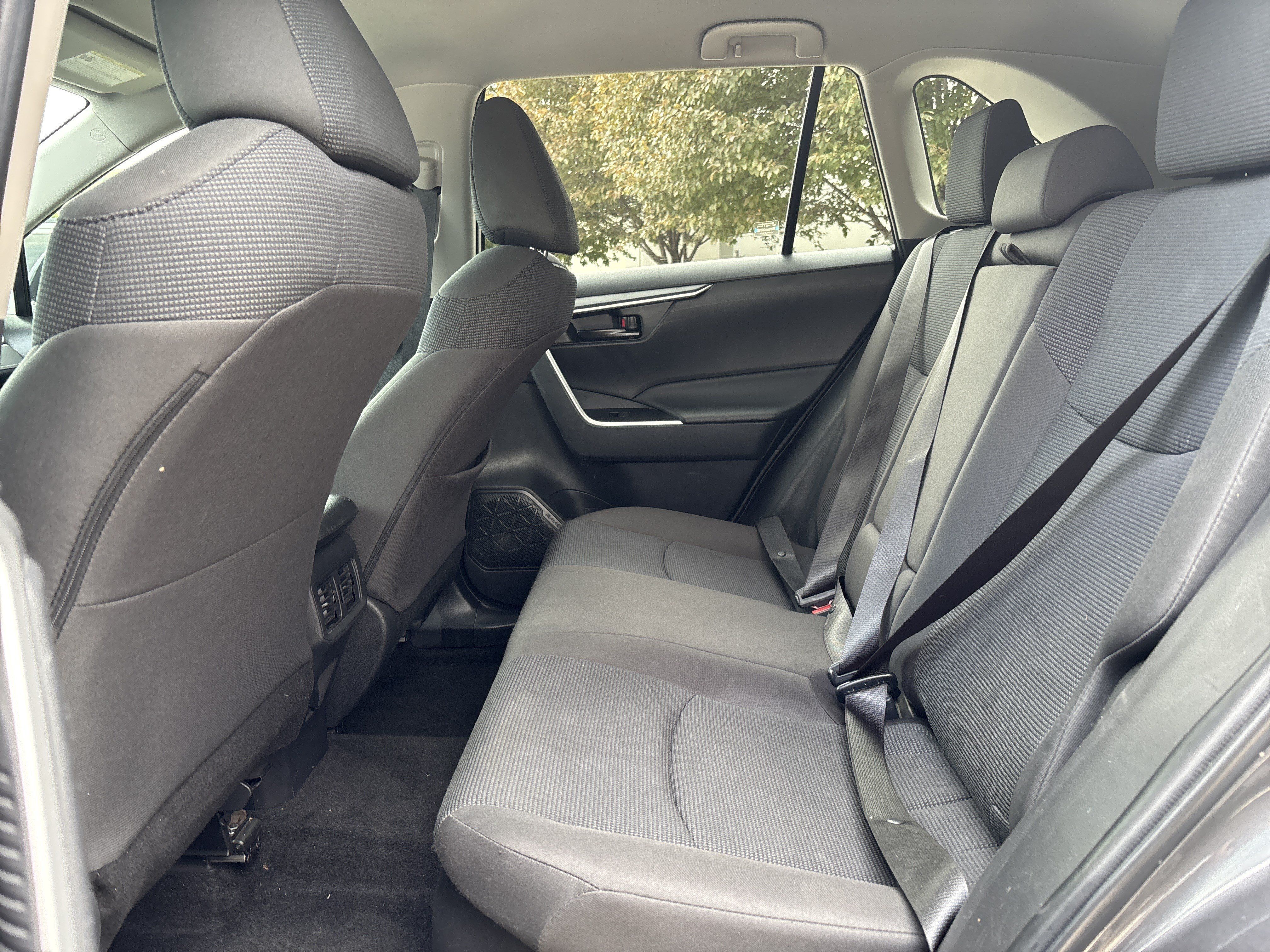 Used 2023 Toyota RAV4 LE AWD/4WD image 30