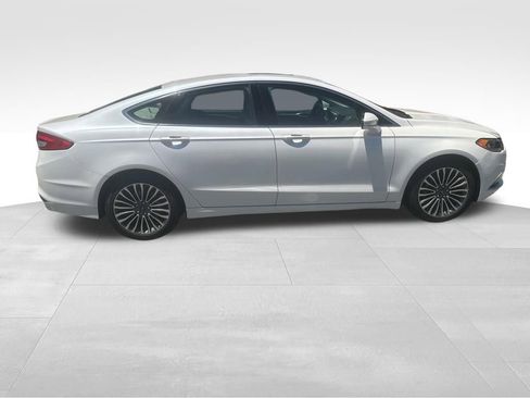 Used 2017 Ford Fusion SE w/ Fusion SE Technology Package FWD image 29