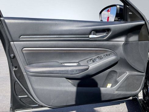 Certified 2022 Nissan Altima 2.5 SR w/ Midnight Edition Package image 24