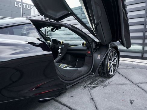 Used 2021 McLaren 720S RWD image 32