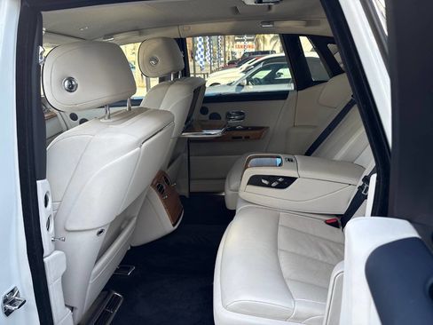 Used 2018 Rolls-Royce Phantom Sedan image 36