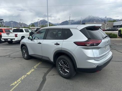 Used 2024 Nissan Rogue S FWD image 7